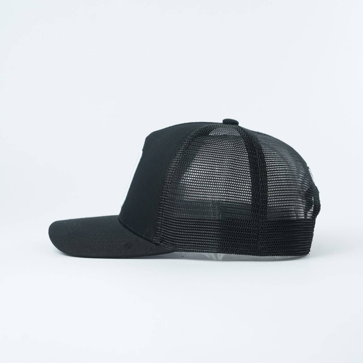 O LOGO CAP BLACK WHITE O